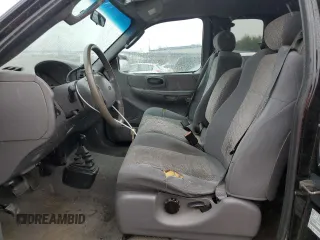 2002 Ford F-150 XL z VIN 2FTRX08L32CA83548, wystawiony jako Copart lot #45986265 z przebiegiem Nie podano mil oraz Czysty tytuł • Clean title. Historia ofert i sprzedaży dostępna na DreamBid. Obrazek 7.