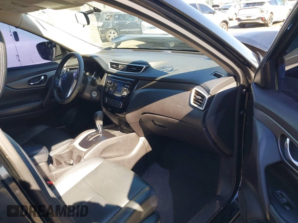 2015 Nissan Rogue SV with VIN 5N1AT2MK1FC824630, listed as a IAAI auction lot 41849398 with 145,294 mi miles. Bid and sale history available at carsss.com. Image 5.