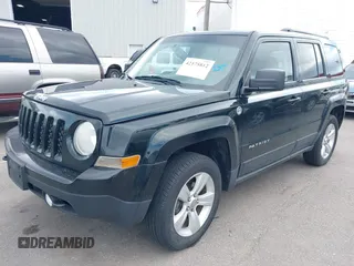 2013 Jeep Patriot Latitude z VIN 1C4NJRFB9DD165768, wystawiony jako IAAI lot #42175812 z przebiegiem 185 023 mil mil oraz . Historia ofert i sprzedaży dostępna na DreamBid. Obrazek 2.