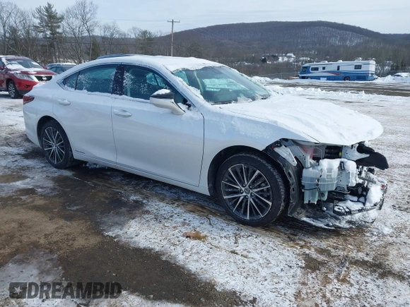 2022 Lexus ES 300h with VIN 58ADA1C17NU025202, listed as a IAAI auction lot 41370590 with 15,105 mi miles and . Bid and sale history available at DreamBid. Image 1.