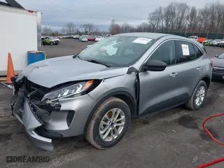 2022 Ford Escape SE with VIN 1FMCU9G69NUB81675, listed as a IAAI auction lot 41950508 with 49,841 mi miles. Bid and sale history available at carsss.com. Image 2.