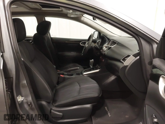 2017 Nissan Sentra S z VIN 3N1AB7AP8HY335577, wystawiony jako IAAI lot #41635102 z przebiegiem 73 361 mil mil oraz . Historia ofert i sprzedaży dostępna na DreamBid. Obrazek 5.