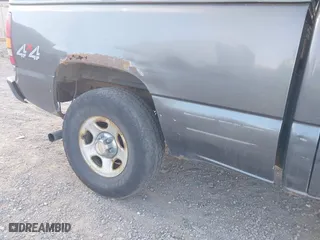 2002 Chevrolet Silverado 1500 LS with VIN 1GCEK19T52E222526, listed as a IAAI auction lot 41915841 with 200,786 mi miles. Bid and sale history available at carsss.com. Image 6.