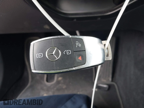 2019 Mercedes-Benz C 300 with VIN 55SWF8DBXKU303017, listed as a IAAI auction lot 41841700 with Not Provided miles and . Bid and sale history available at DreamBid. Image 11.