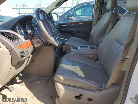 2014 Chrysler Town & Country Touring with VIN 2C4RC1BG8ER111973, listed as a Copart auction lot 49865355 with 124,378 mi miles and Clean Title. Bid and sale history available at carsss.com. Image 7.