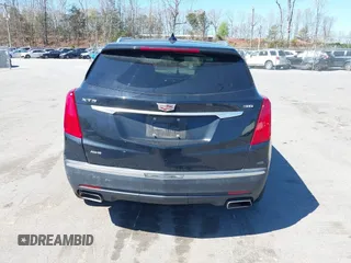 2017 Cadillac XT5 Luxury AWD z VIN 1GYKNDRS6HZ325727, wystawiony jako IAAI lot #41900538 z przebiegiem 132 375 mil mil oraz . Historia ofert i sprzedaży dostępna na DreamBid. Obrazek 16.