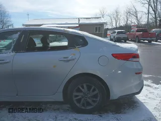 2019 Kia Optima LX z VIN 5XXGT4L3XKG294513, wystawiony jako IAAI lot #41345191 z przebiegiem 101 345 mil mil oraz . Historia ofert i sprzedaży dostępna na DreamBid. Obrazek 6.