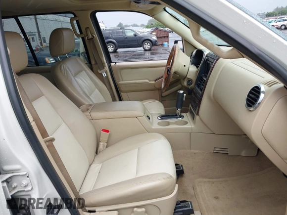 2006 Ford Explorer Limited z VIN 1FMEU75876ZA26290, wystawiony jako IAAI lot #42569979 z przebiegiem 181 370 mil mil oraz . Historia ofert i sprzedaży dostępna na DreamBid. Obrazek 5.