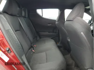 2018 Toyota C-HR XLE z VIN NMTKHMBX1JR061311, wystawiony jako Copart lot #63251925 z przebiegiem 32 382 mil mil oraz Czysty tytuł • Clean title. Historia ofert i sprzedaży dostępna na DreamBid. Obrazek 10.