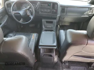 2002 Chevrolet Avalanche with VIN 3GNEK13T72G156912, listed as a Copart auction lot 55011765 with 176,766 mi miles and Clean Title. Bid and sale history available at carsss.com. Image 8.