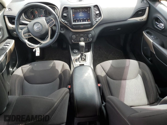 2017 Jeep Cherokee Latitude with VIN 1C4PJMCS9HD213517, listed as a Copart auction lot 55364155 with 81,200 mi miles and Clean Title. Bid and sale history available at DreamBid. Image 8.