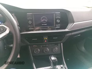 2024 Volkswagen Jetta S z VIN 3VW5M7BU1RM076143, wystawiony jako IAAI lot #42786512 z przebiegiem 30 201 mil mil oraz . Historia ofert i sprzedaży dostępna na DreamBid. Obrazek 2.