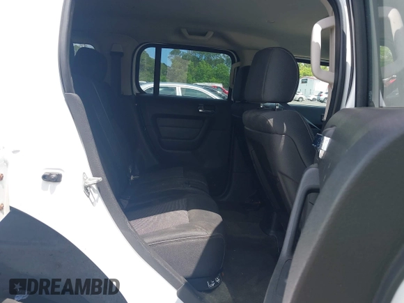 2007 Hummer H3 SUV with VIN 5GTDN13E878157795, listed as a IAAI auction lot 42131431 with 181,916 mi miles. Bid and sale history available at carsss.com. Image 8.