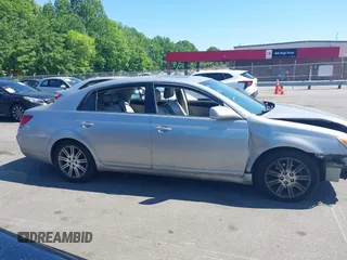 2008 Toyota Avalon XL z VIN 4T1BK36B28U255522, wystawiony jako IAAI lot #42143848 z przebiegiem 240 777 mil mil oraz . Historia ofert i sprzedaży dostępna na DreamBid. Obrazek 14.