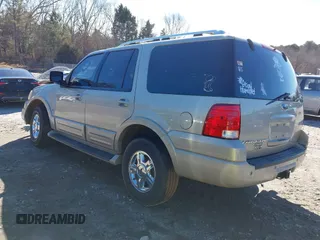 2005 Ford Expedition Limited with VIN 1FMFU19565LA63012, listed as a IAAI auction lot 41370679 with 235,080 mi miles. Bid and sale history available at carsss.com. Image 3.