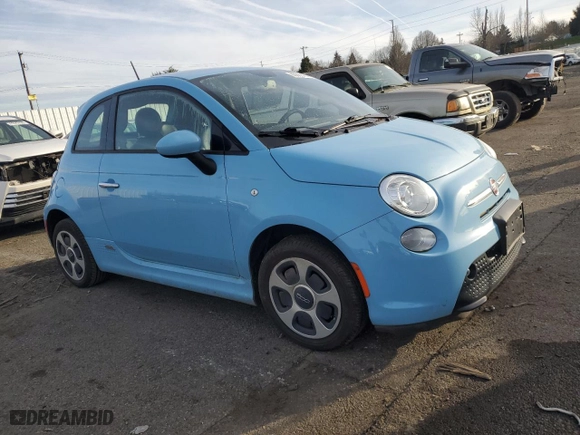 2015 FIAT 500e with VIN 3C3CFFGE4FT603419, listed as a Copart auction lot 85686474 with 0 mi miles and Salvage Title. Bid and sale history available at carsss.com. Image 4.