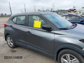 2020 Nissan Kicks S z VIN 3N1CP5BV9LL530914, wystawiony jako IAAI lot #41963479 z przebiegiem 93 062 mil mil oraz . Historia ofert i sprzedaży dostępna na DreamBid. Obrazek 13.