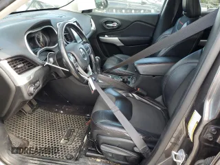 2017 Jeep Cherokee Trailhawk z VIN 1C4PJMBS9HW638497, wystawiony jako Copart lot #58435515 z przebiegiem 114 548 mil mil oraz Szkoda całkowita • Salvage title. Historia ofert i sprzedaży dostępna na DreamBid. Obrazek 7.