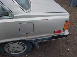 1985 Toyota Camry z VIN JT2SV16E9F0351378, wystawiony jako IAAI lot #42194705 z przebiegiem 192 476 mil mil oraz . Historia ofert i sprzedaży dostępna na DreamBid. Obrazek 6.