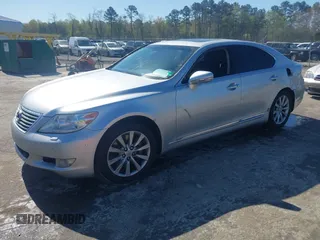 2010 Lexus LS 460 z VIN JTHCL5EFXA5006440, wystawiony jako IAAI lot #41988811 z przebiegiem 162 599 mil mil oraz . Historia ofert i sprzedaży dostępna na DreamBid. Obrazek 2.