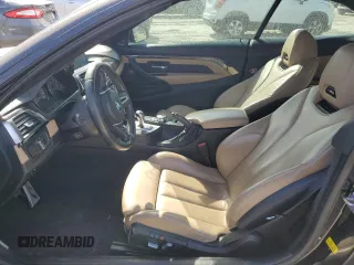 2018 BMW M4 z VIN WBS4Z9C59JEA24378, wystawiony jako Copart lot #45688245 z przebiegiem Nie podano mil oraz Szkoda całkowita • Salvage title. Historia ofert i sprzedaży dostępna na DreamBid. Obrazek 7.