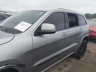 2018 Jeep Grand Cherokee Laredo E with VIN 1C4RJFAG6JC452859, listed as a IAAI auction lot 42647127 with 107,869 mi miles and . Bid and sale history available at DreamBid. Image 13.