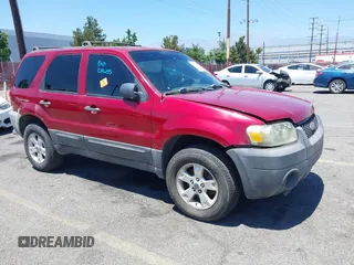2005 Ford Escape XLT с VIN 1FMYU93125DA22304, выставлен на аукционе IAAI как лот 42821164 с пробегом 199 439 миль миль и . История ставок и продаж доступна на DreamBid. Изображение 1.