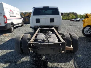2022 Ram 4500 z VIN 3C7WRKAL3NG424038, wystawiony jako Copart lot #52548645 z przebiegiem 35 713 mil mil oraz Szkoda całkowita • Salvage title. Historia ofert i sprzedaży dostępna na DreamBid. Obrazek 6.
