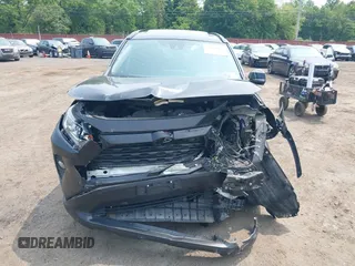 2019 Toyota RAV4 XLE z VIN 2T3P1RFV4KW033276, wystawiony jako IAAI lot #42476344 z przebiegiem 73 247 mil mil oraz . Historia ofert i sprzedaży dostępna na DreamBid. Obrazek 12.