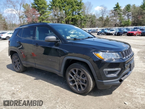 2021 Jeep Compass 80th Anniversary z VIN 3C4NJDEB2MT570661, wystawiony jako Copart lot #53956575 z przebiegiem 32 593 mil mil oraz Szkoda całkowita • Salvage title. Historia ofert i sprzedaży dostępna na DreamBid. Obrazek 4.