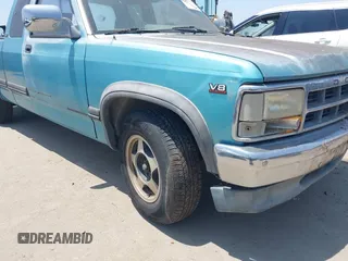 1995 Dodge Dakota z VIN 1B7GL23Y9SW925105, wystawiony jako IAAI lot #42460138 z przebiegiem 125 389 mil mil oraz . Historia ofert i sprzedaży dostępna na DreamBid. Obrazek 6.