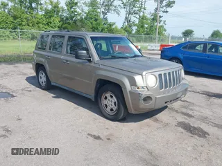 2008 Jeep Patriot Sport с VIN 1J8FF28W38D700492, выставлен на аукционе IAAI как лот 42526670 с пробегом 165 512 миль миль и . История ставок и продаж доступна на DreamBid. Изображение 1.