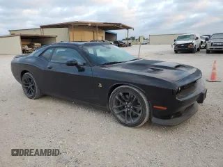 2021 Dodge Challenger R/T Scat Pack z VIN 2C3CDZFJ8MH583736, wystawiony jako Copart lot #52877825 z przebiegiem 23 693 mil mil oraz Czysty tytuł • Clean title. Historia ofert i sprzedaży dostępna na DreamBid. Obrazek 4.