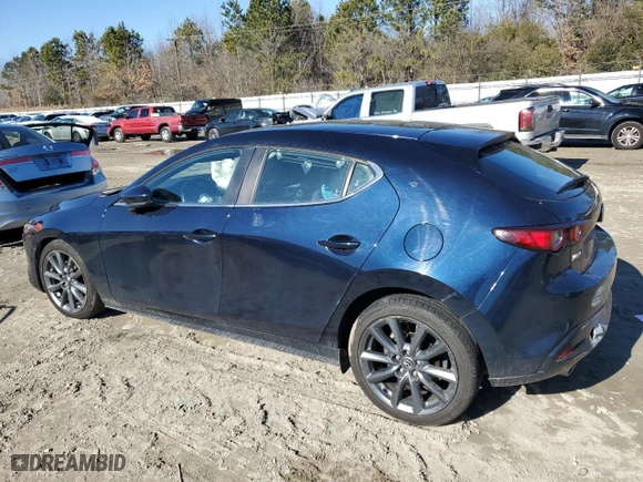 2021 Mazda Mazda3 Hatchback Select with VIN JM1BPAKLXM1321318, listed as a Copart auction lot 88424895 with 0 mi miles and Salvage Title. Bid and sale history available at carsss.com. Image 2.