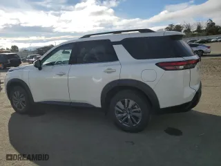 2024 Nissan Pathfinder SV with VIN 5N1DR3BA7RC275581, listed as a Copart auction lot 87820115 with 5,545 mi miles and Salvage Title. Bid and sale history available at carsss.com. Image 2.