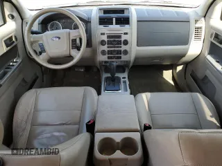 2012 Ford Escape XLT z VIN 1FMCU9DG2CKB54288, wystawiony jako Copart lot #61569655 z przebiegiem 169 899 mil mil oraz Szkoda całkowita • Salvage title. Historia ofert i sprzedaży dostępna na DreamBid. Obrazek 8.