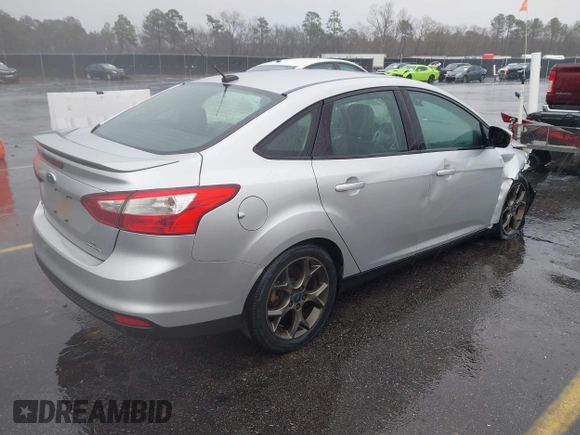 2013 Ford Focus SE with VIN 1FADP3F22DL354250, listed as a IAAI auction lot 41727693 with 171,011 mi miles. Bid and sale history available at carsss.com. Image 4.