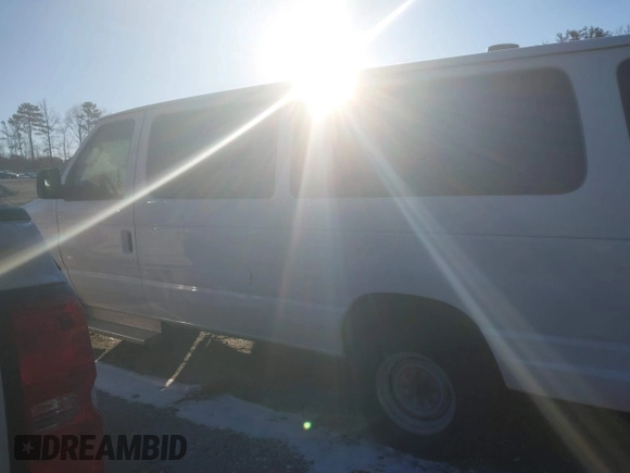 2013 Ford Econoline Passenger XL с VIN 1FBSS3BL2DDA76608, выставлен на аукционе IAAI как лот 41393919 с пробегом Не указан миль и . История ставок и продаж доступна на DreamBid. Изображение 13.