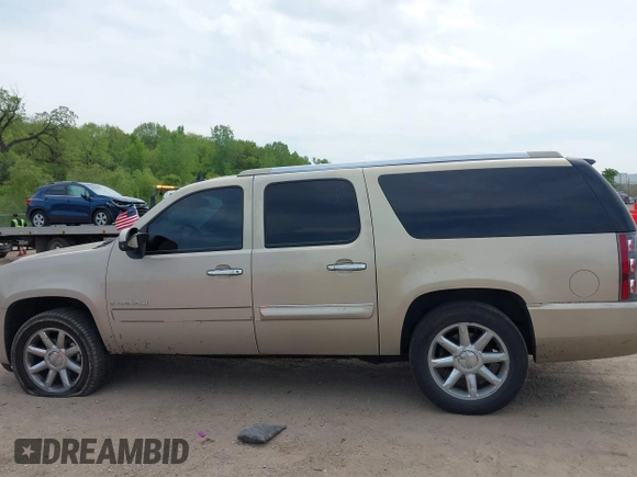 2008 GMC Yukon XL z VIN 1GKFK66878J168801, wystawiony jako IAAI lot #42270097 z przebiegiem 249 455 mil mil oraz . Historia ofert i sprzedaży dostępna na DreamBid. Obrazek 14.