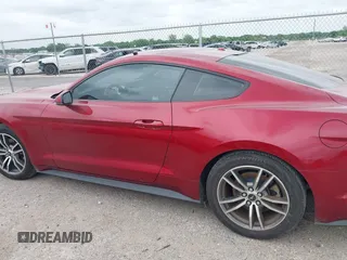 2015 Ford Mustang EcoBoost z VIN 1FA6P8THXF5349965, wystawiony jako IAAI lot #42107250 z przebiegiem 104 475 mil mil oraz . Historia ofert i sprzedaży dostępna na DreamBid. Obrazek 14.