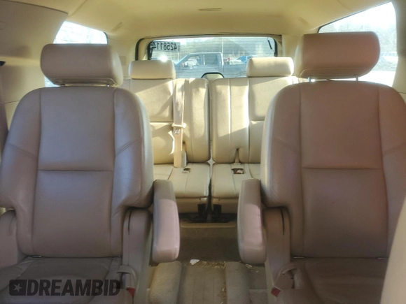 2010 Cadillac Escalade ESV Luxury z VIN 1GYUKHEFXAR213830, wystawiony jako Copart lot #42581145 z przebiegiem 221 132 mil mil oraz Nie do naprawy • Non repairable. Historia ofert i sprzedaży dostępna na DreamBid. Obrazek 10.