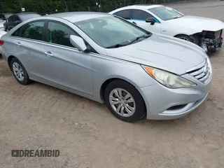 2013 Hyundai Sonata GLS z VIN 5NPEB4AC5DH571072, wystawiony jako IAAI lot #42518976 z przebiegiem 150 259 mil mil oraz . Historia ofert i sprzedaży dostępna na DreamBid. Obrazek 1.
