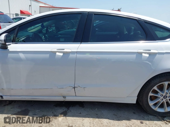 2020 Ford Fusion SE с VIN 3FA6P0HD4LR232009, выставлен на аукционе IAAI как лот 42207523 с пробегом 71 206 миль миль и . История ставок и продаж доступна на DreamBid. Изображение 14.