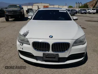 2015 BMW 7 Series 750Li z VIN WBAYE8C50FD782356, wystawiony jako Copart lot #64578895 z przebiegiem 195 656 mil mil oraz Czysty tytuł • Clean title. Historia ofert i sprzedaży dostępna na DreamBid. Obrazek 5.
