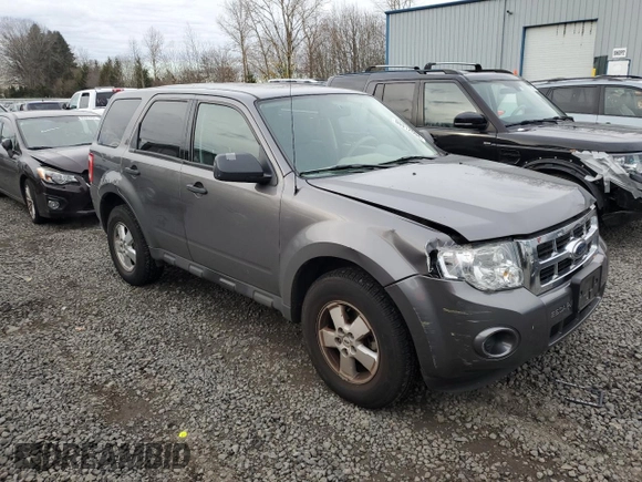 2009 Ford Escape XLS z VIN 1FMCU92759KB19563, wystawiony jako Copart lot #86012594 z przebiegiem 98 615 mil mil oraz Czysty tytuł • Clean title. Historia ofert i sprzedaży dostępna na DreamBid. Obrazek 4.
