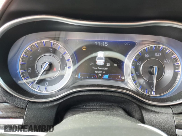 2018 Chrysler 300 Touring L z VIN 2C3CCAAG3JH190982, wystawiony jako Copart lot #54685645 z przebiegiem 125 839 mil mil oraz Szkoda całkowita • Salvage title. Historia ofert i sprzedaży dostępna na DreamBid. Obrazek 9.