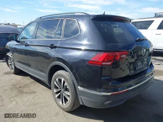 2022 Volkswagen Tiguan S with VIN 3VV1B7AX9NM119626, listed as a IAAI auction lot 40565280 with 29,754 mi miles. Bid and sale history available at carsss.com. Image 3.