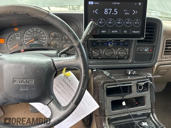 2002 GMC Yukon SLE z VIN 1GKEC13Z62R254487, wystawiony jako Copart lot #47266555 z przebiegiem 281 876 mil mil oraz Czysty tytuł • Clean title. Historia ofert i sprzedaży dostępna na DreamBid. Obrazek 9.