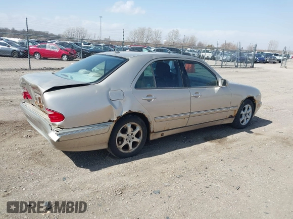 2002 Mercedes-Benz E-Class with VIN WDBJF65J82B413278, listed as a IAAI auction lot 41838880 with 1 mi miles. Bid and sale history available at carsss.com. Image 4.