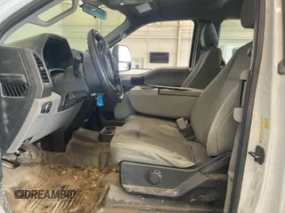 2019 Ford F-250 XL z VIN 1FT7X2B64KEC60947, wystawiony jako IAAI lot #42674456 z przebiegiem 117 379 mil mil oraz . Historia ofert i sprzedaży dostępna na DreamBid. Obrazek 13.